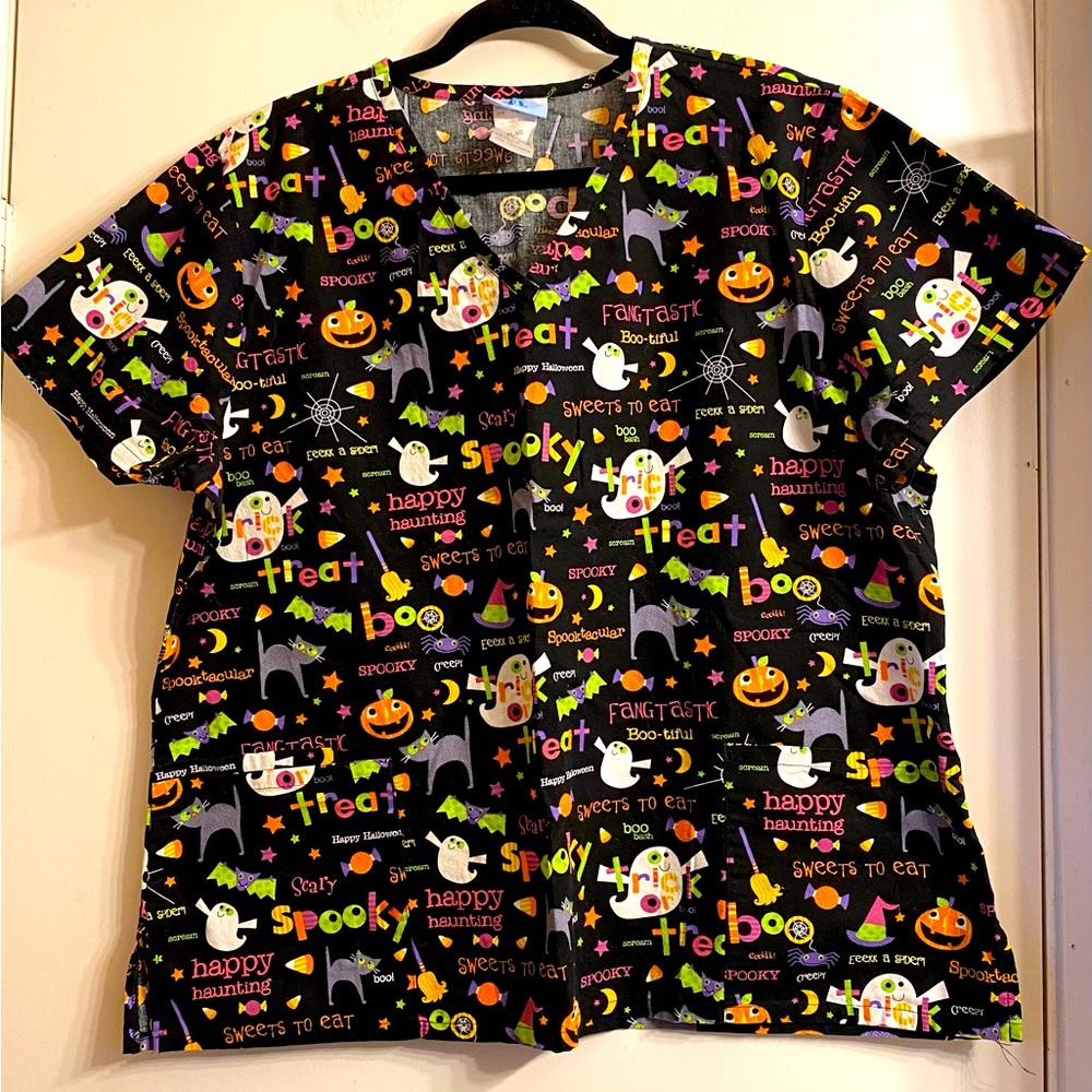 SB Scrubs Spooky Halloween Medical Nurse Scrub Top Ghosts, Pumpkins, Treats XL
